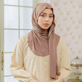 Heidy Oval Shawl in Hazelnut (Lozy x Heidy)