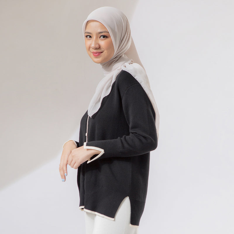 Zahira Knitwear in Black (Lozy x Nashwa)