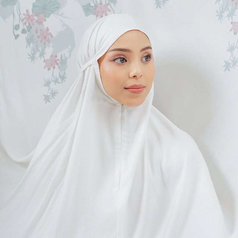 Shafiya Prayer Set in White Blossom (Lozy x Heidy)