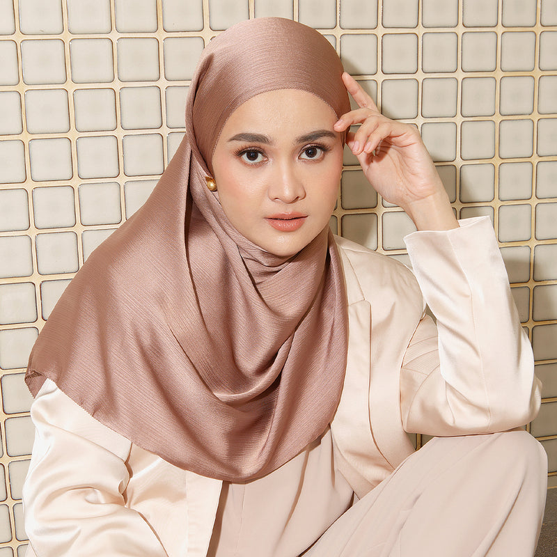 Rayya Silk Eyelash Hazelnut