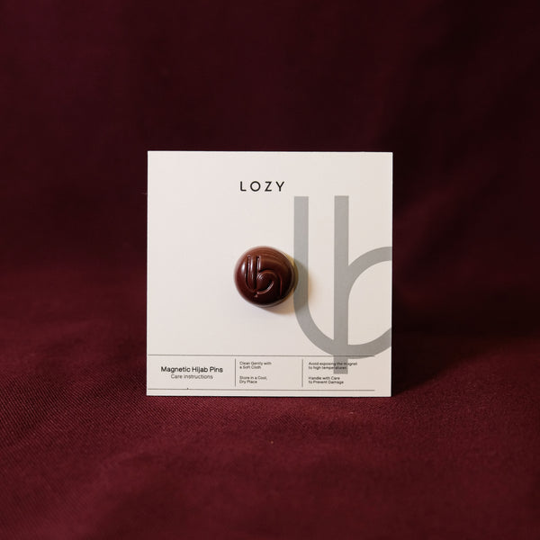 Magnet Pin Signature Circle Type Maroon