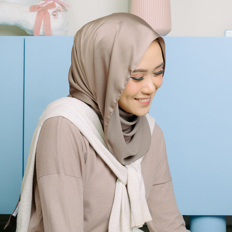 Shadeera Silk Shawl in Rustic Brown (Lozy x Shadira)