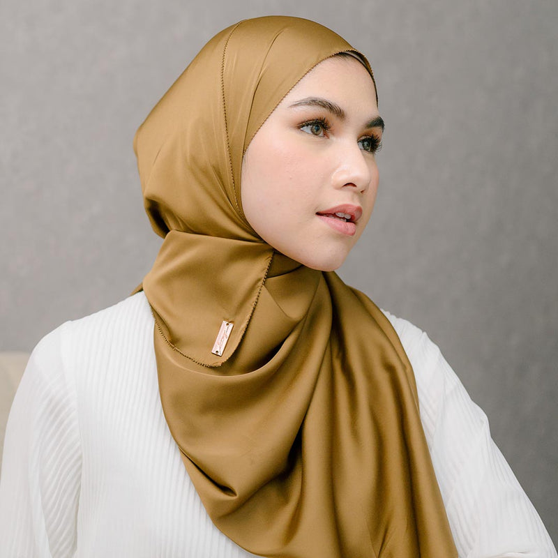 Medina Eyelash Shawl Hazelnut