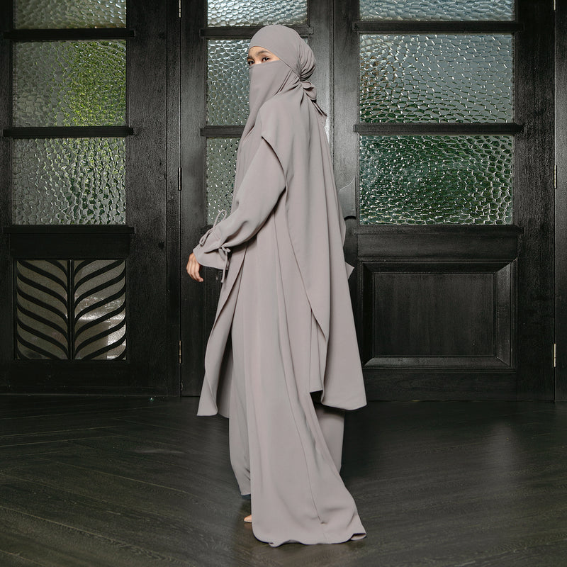 Alina Abaya Lozy x Cut Syifa Grey Cream M