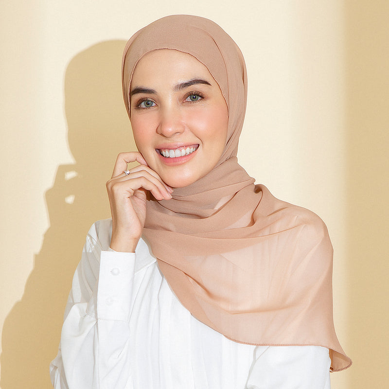 Ovel Shawl in Nude (Lozy x Hamidah)