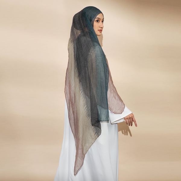 Oubre Shawl Viscose Crincle Gradasi Ocean