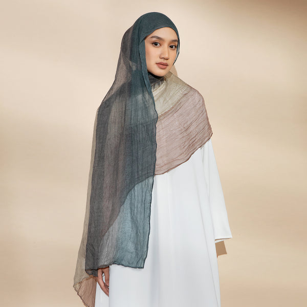 Oubre Shawl Viscose Crincle Gradasi Ocean