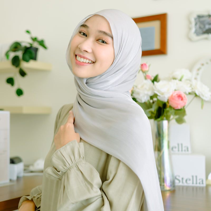 Yora Silk Shawl Light Grey