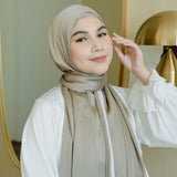 Rayya Silk Eyelash Pale Olive