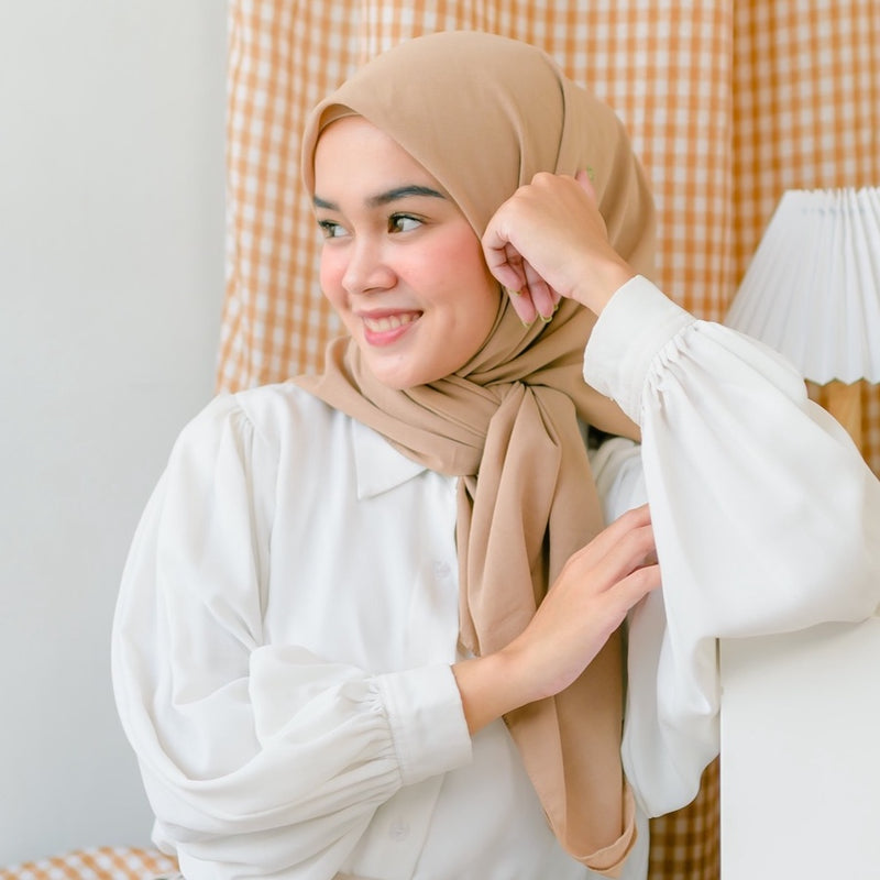 Detaa Square (Hijab Segiempat Voal)