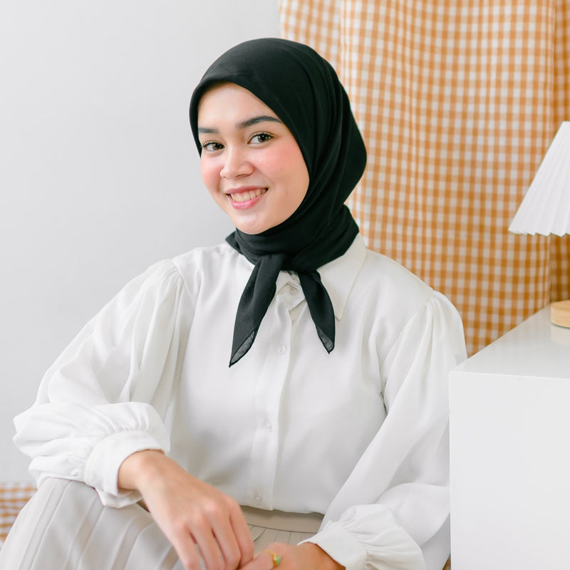 Detaa Square (Hijab Segiempat Voal)