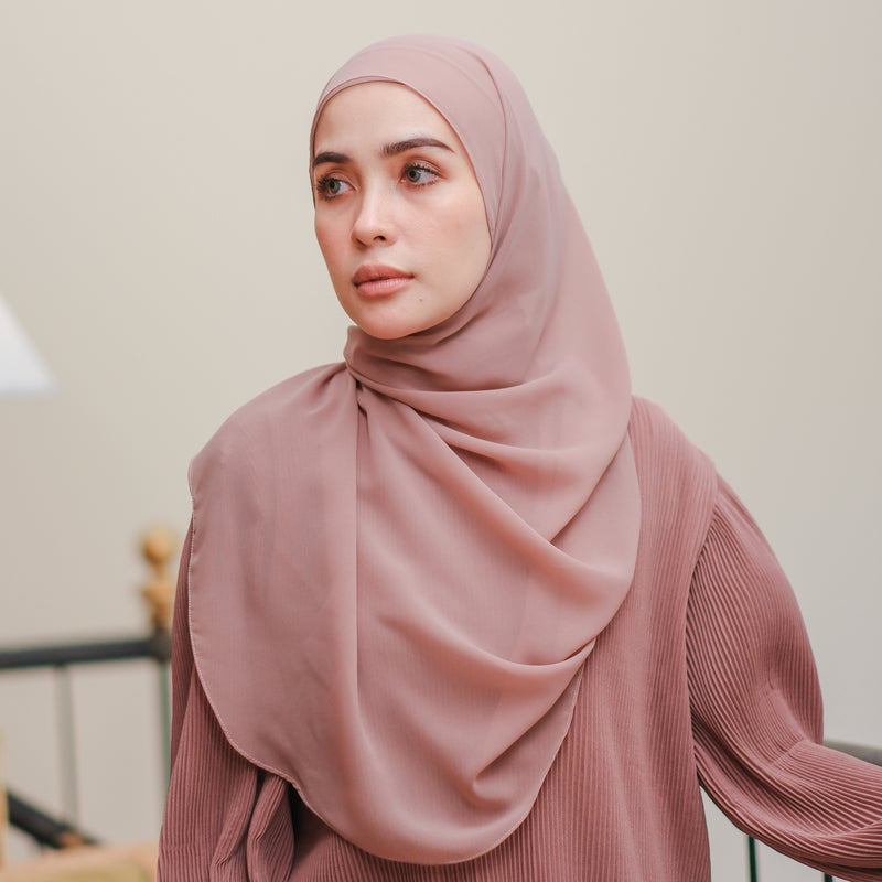 Ovel Shawl in Dark Nude Pink (Lozy x Hamidah)