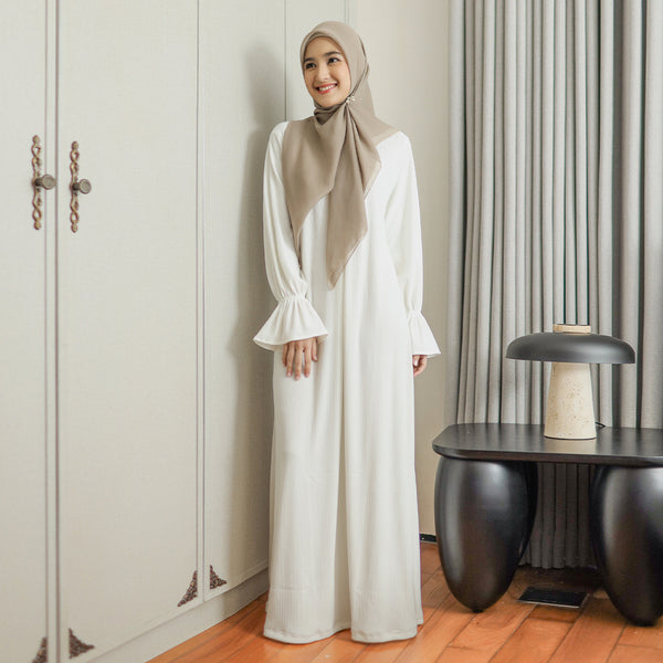 Haila Abaya Knit Broken White