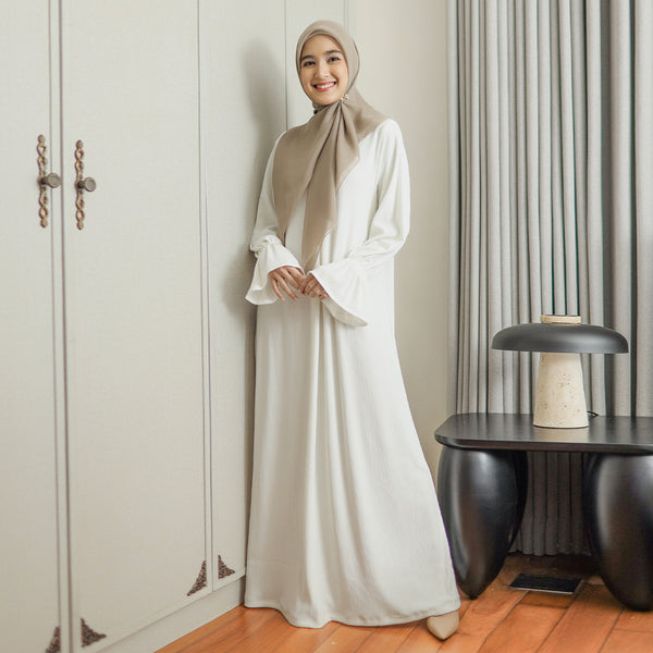 Haila Abaya Knit Broken White