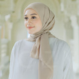 Ovel Square (Hijab Segiempat Oval Lozy x Hamidah)