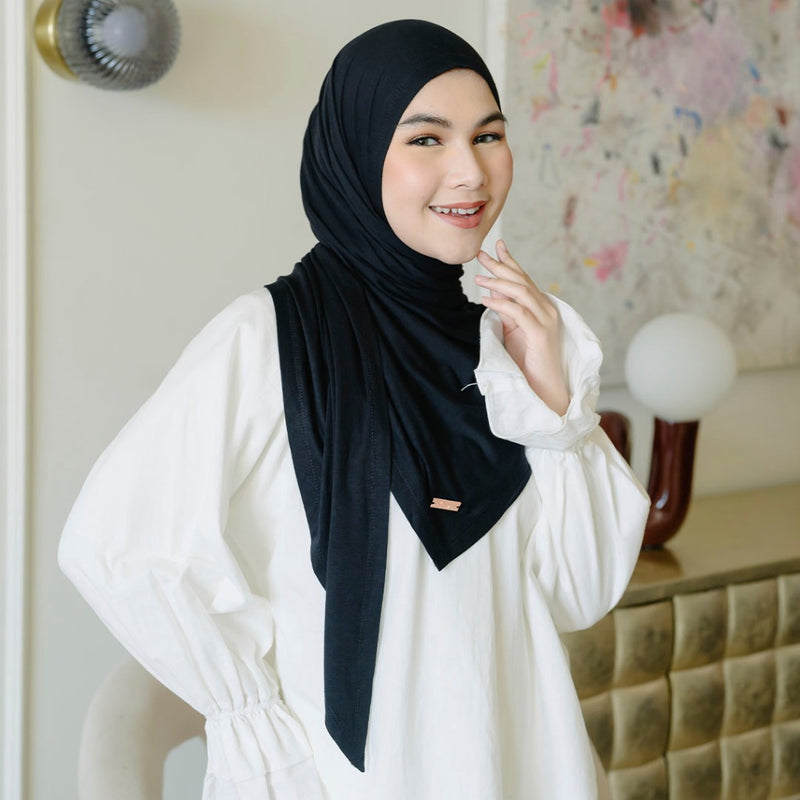 Tana Square (Hijab Segitiga Rayon Premium)