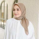 Maka Square (Hijab Segiempat Motif Garis)