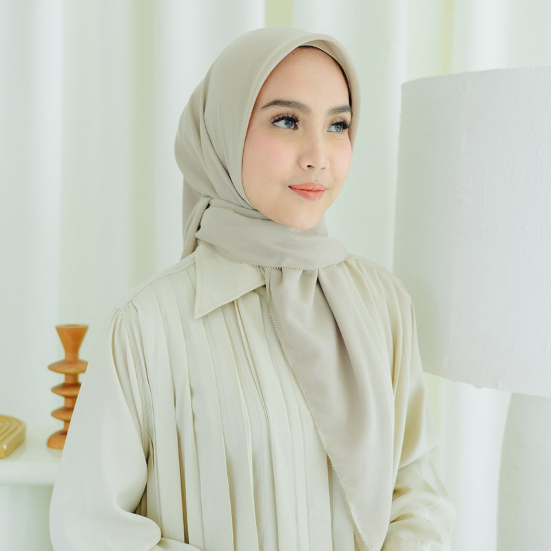 Haraa Voal Eyelash (Hijab Segiempat Voal Polos Embroidery)