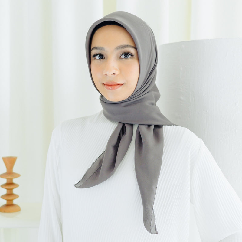 Haraa Voal Eyelash (Hijab Segiempat Voal Polos Embroidery)