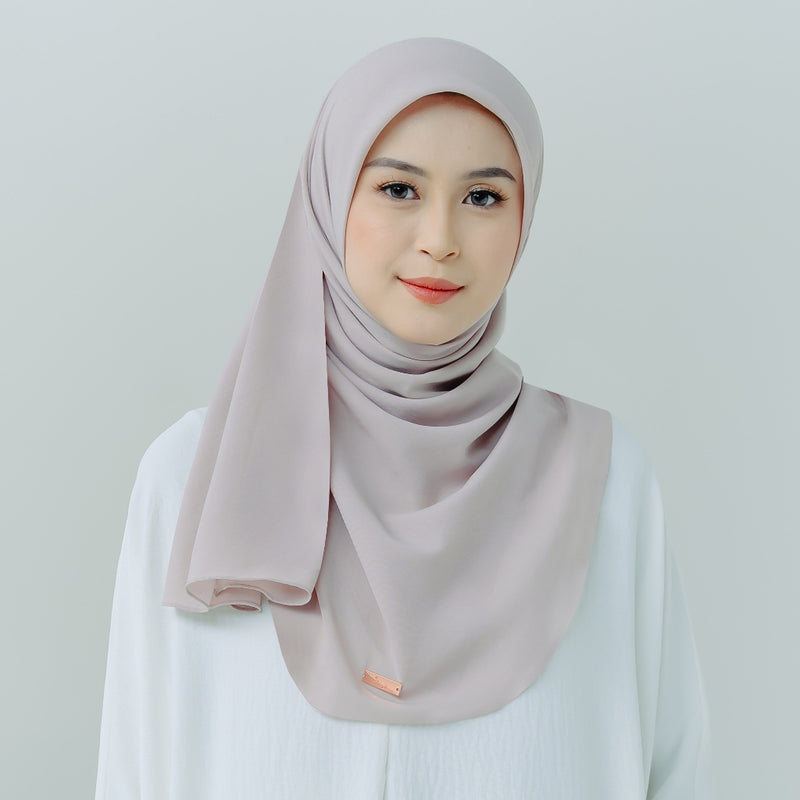 Detaa Oval Syari (Hijab Segiempat Syari Oval Melayu)