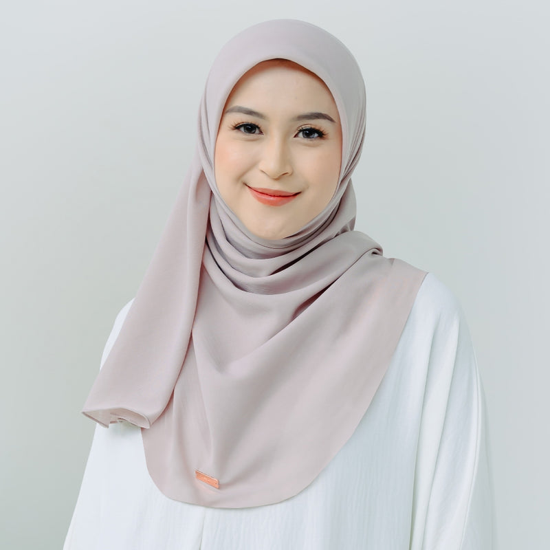 Detaa Oval Syari (Hijab Segiempat Syari Oval Melayu)