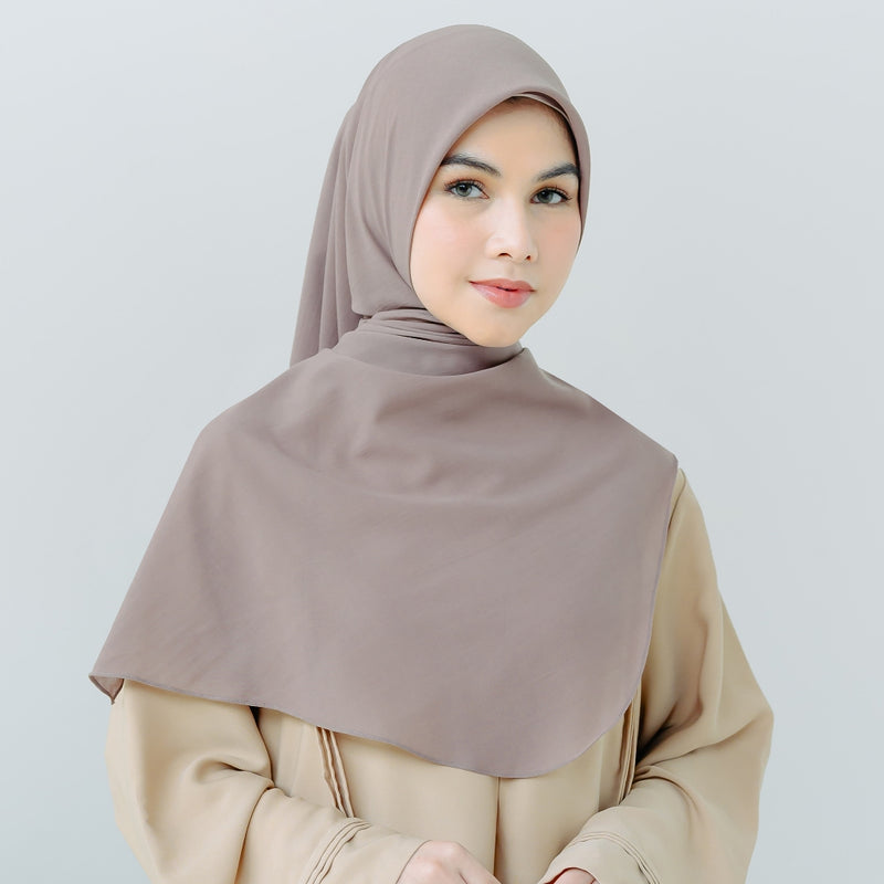 Detaa Oval Syari (Hijab Segiempat Syari Oval Melayu)