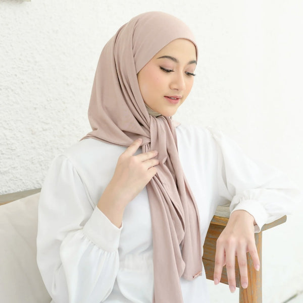 Rayna Instan Square Nude Cream New