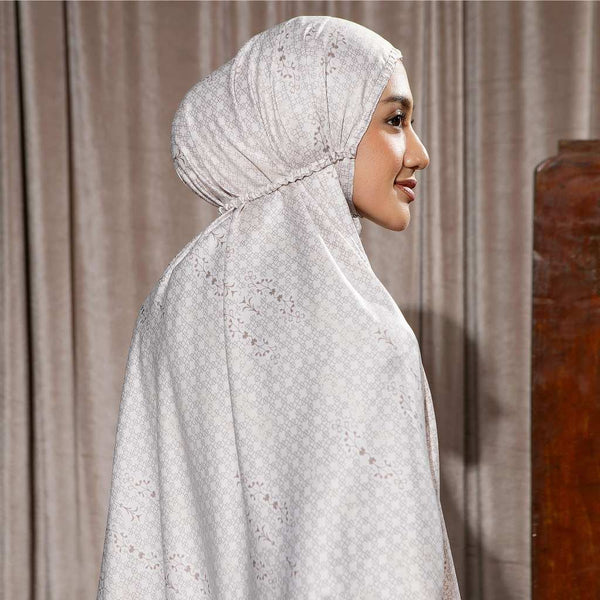 Amy Prayer Set Mocha Cream