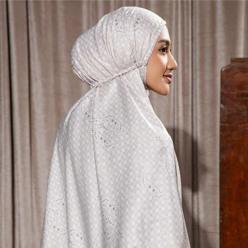 Amy Prayer Set Mocha Cream