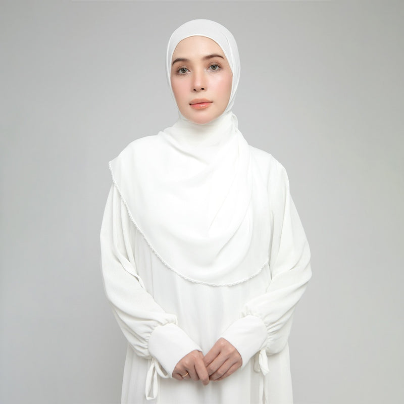Embroidery Inner Shawl Lozy X Hamidah Broken White