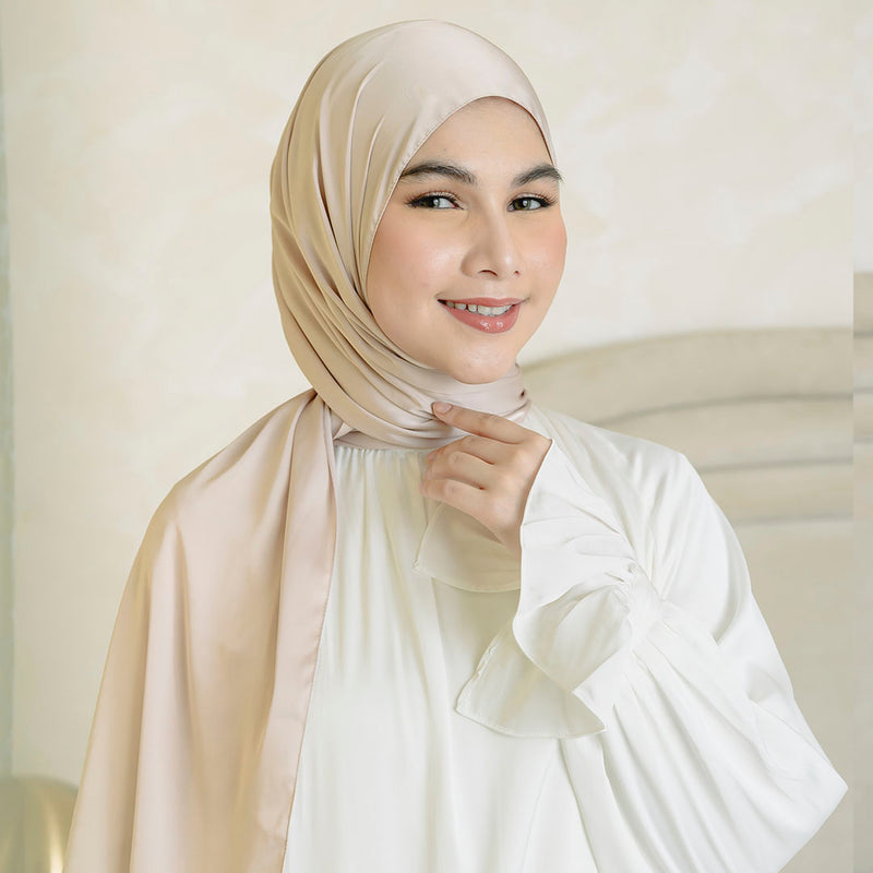 Shadeera Silk Shawl in Ivory (Lozy x Shadira)