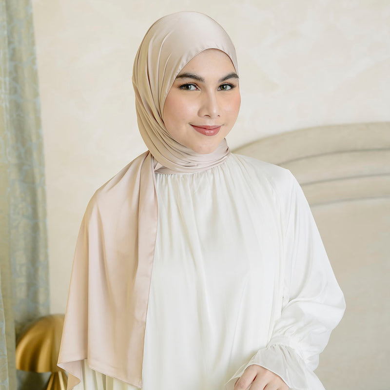 Shadeera Silk Shawl in Ivory (Lozy x Shadira)