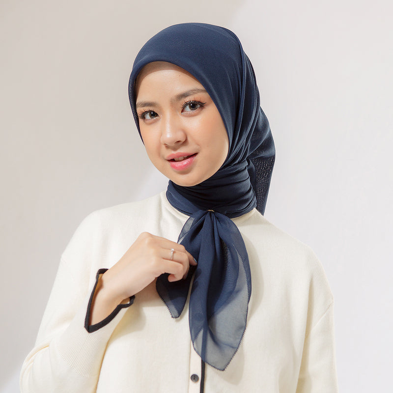 Nashwa Paris Eyelash in Navy (Lozy X Nashwa)