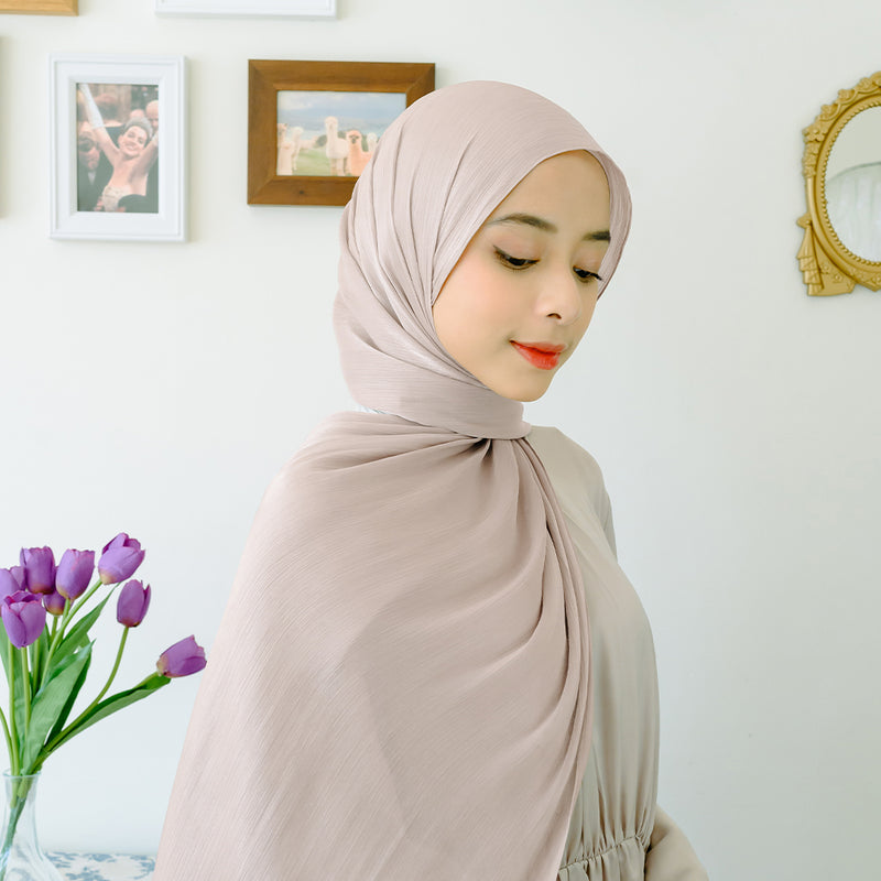 Yora Silk Shawl Nude Cream