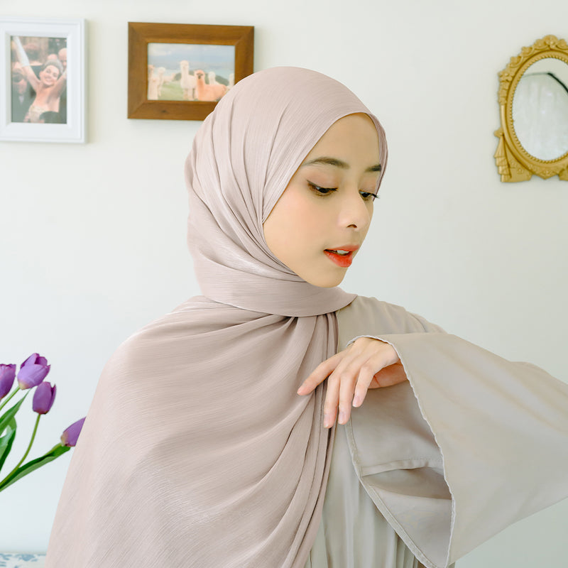 Yora Silk Shawl Nude Cream