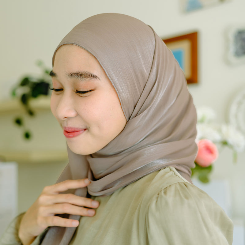 Yora Silk Shawl Olive Sheen