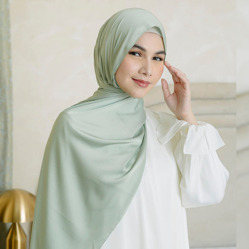 Shadeera Silk Shawl in Sage (Lozy x Shadira)