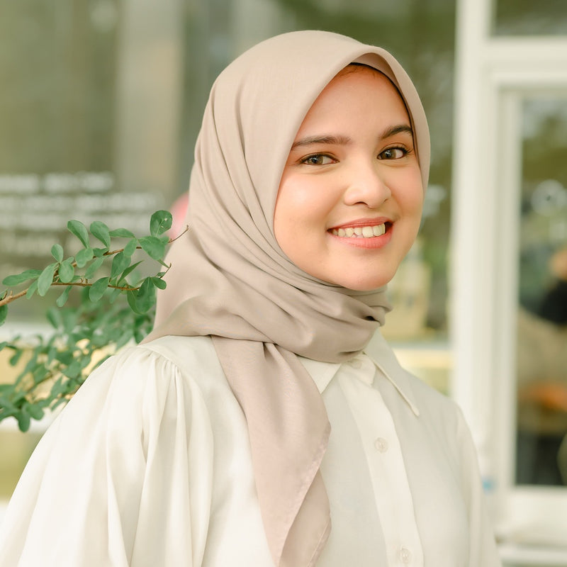 Kara Voal (Hijab Segiempat Voal)