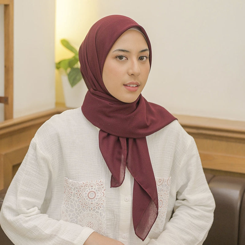 Haraa Voal Plain (Hijab Segiempat Voal Premium Polos Jahit Tepi)