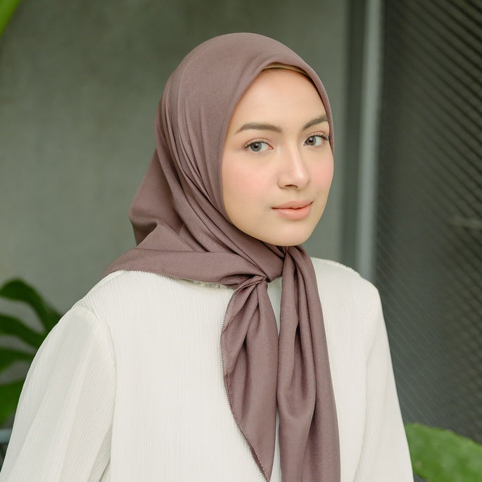 Lysa Eyelash (Hijab Voal Segiempat)