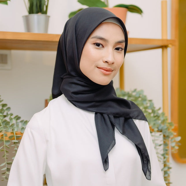 Lysa Eyelash (Hijab Voal Segiempat)