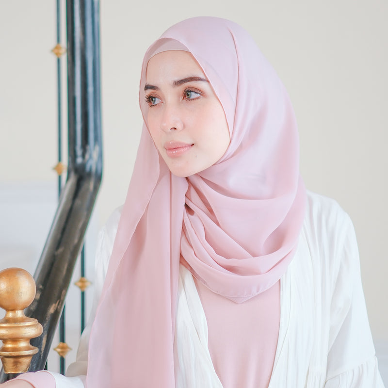 Ovel Shawl in Soft Pink (Lozy x Hamidah)