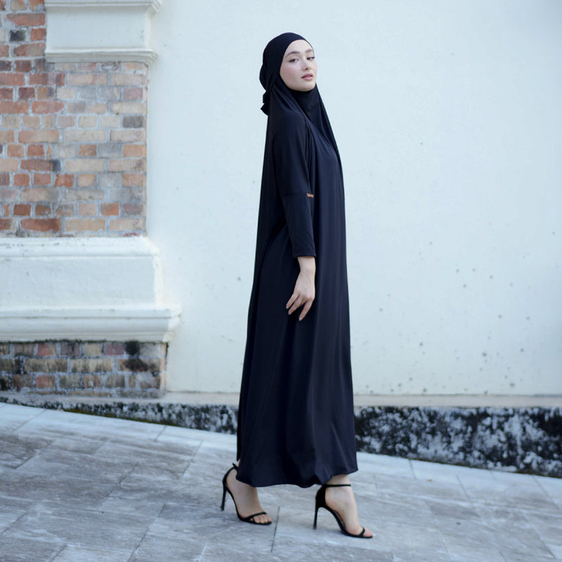 Shameera Abaya in Black (Lozy x Hamidah)