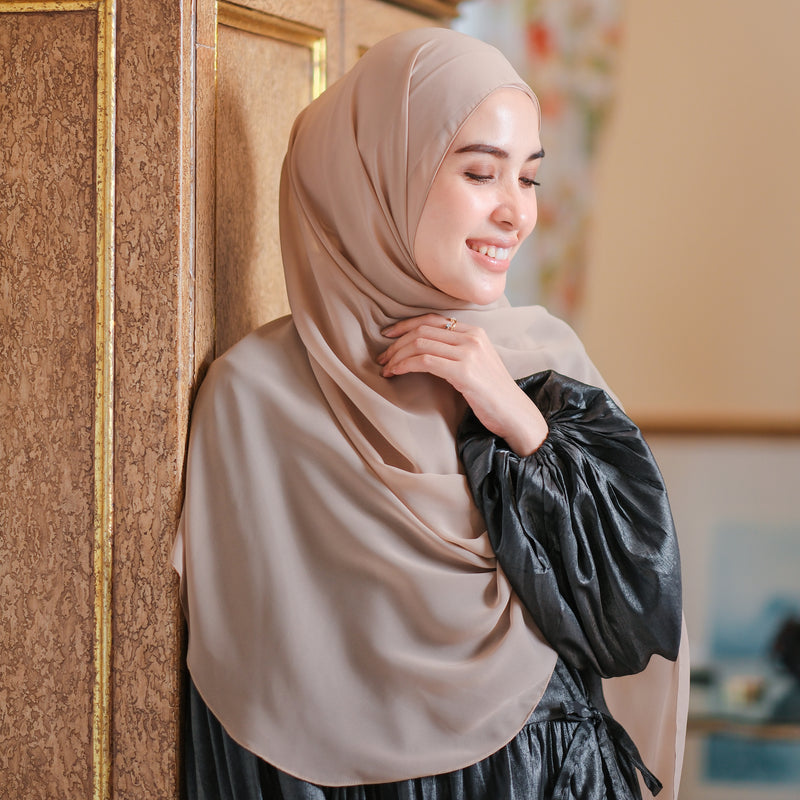 Ovel Shawl in Tan (Lozy x Hamidah)