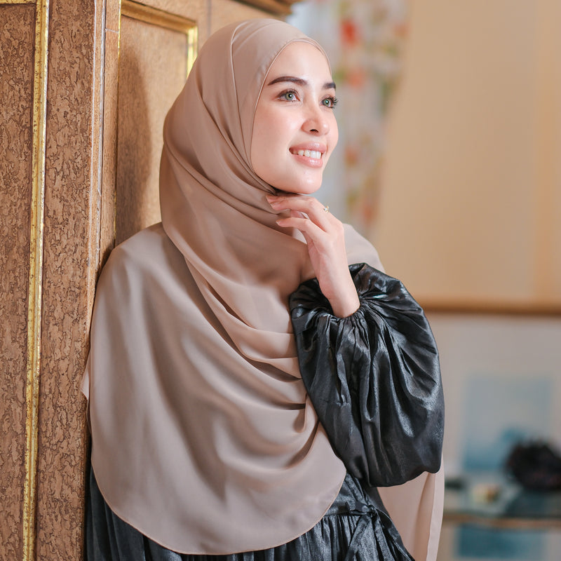 Ovel Shawl in Tan (Lozy x Hamidah)