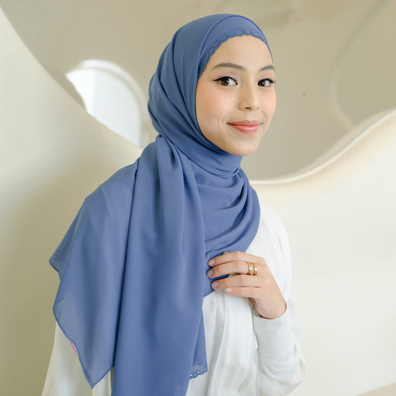 Daira Classic Shawl Denim