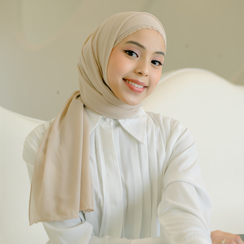 Daira Classic Shawl Light Cream