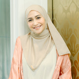 Dira Eyelash Shawl Beige