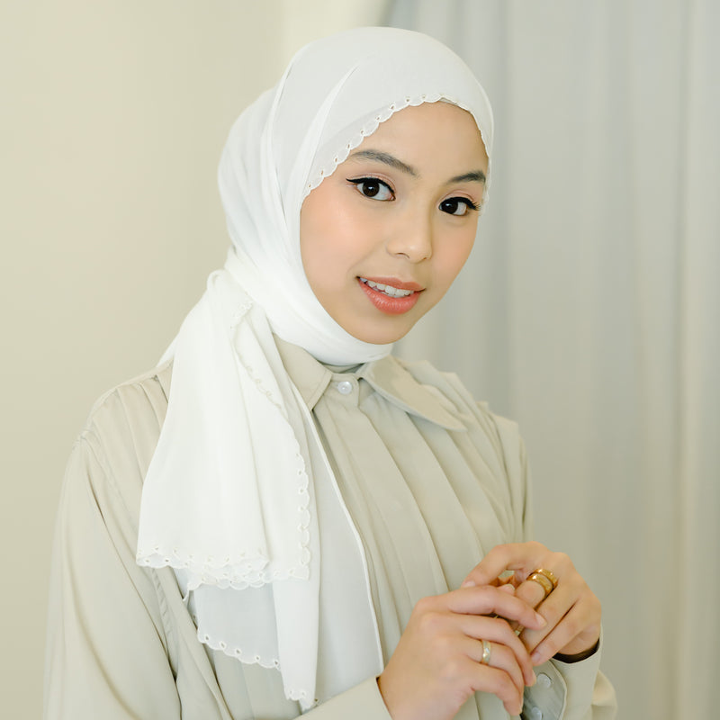 Daira Classic Shawl Broken White