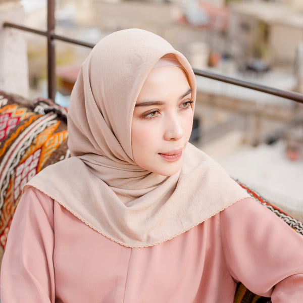 Embroidery Signature Square Beige